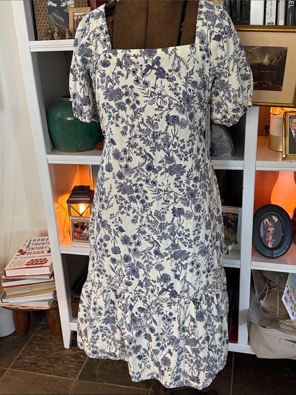 Linen blend White and Navy Backless Midi Dress, toile pattern